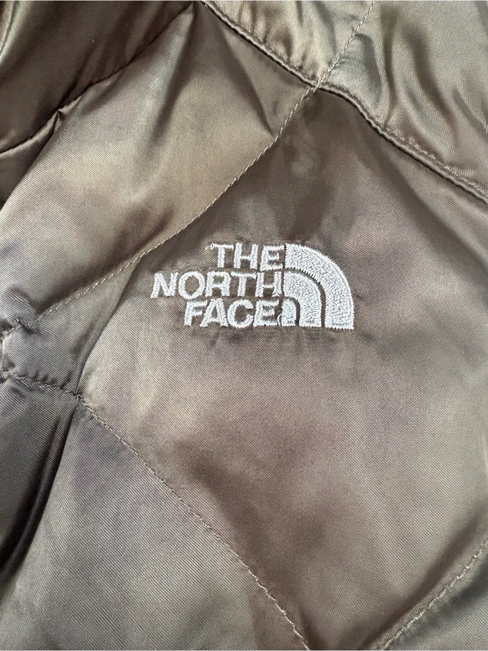 The North Face Women’s Quilted 550 Insulated Vest — Brown Size X-Small